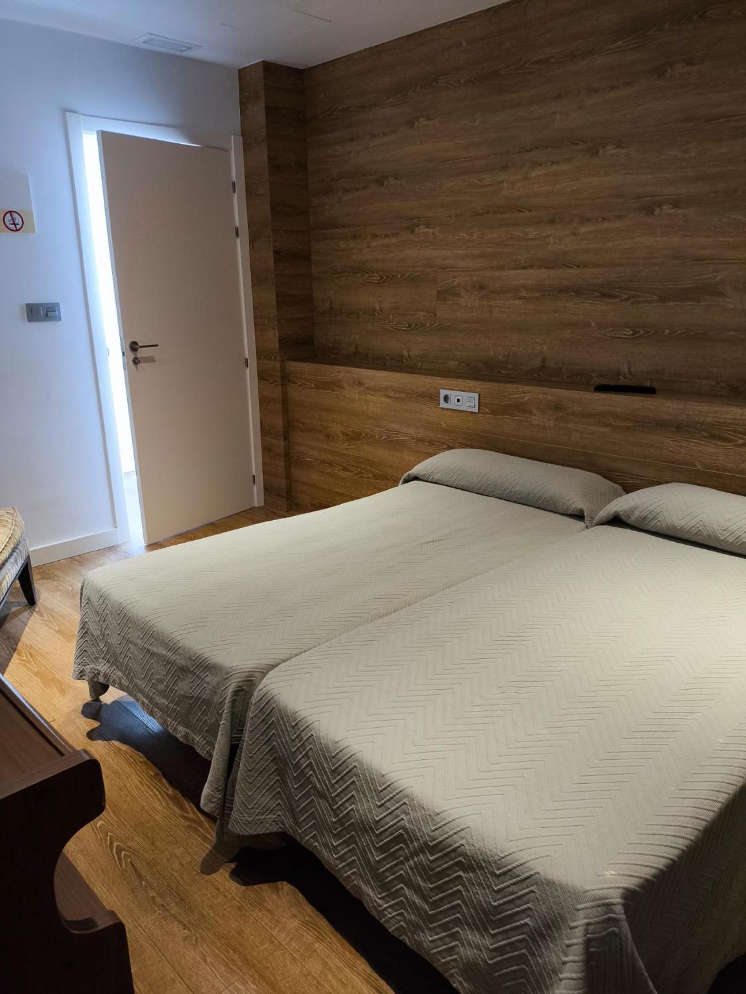 Hotel Alcazar 穆拉 外观 照片